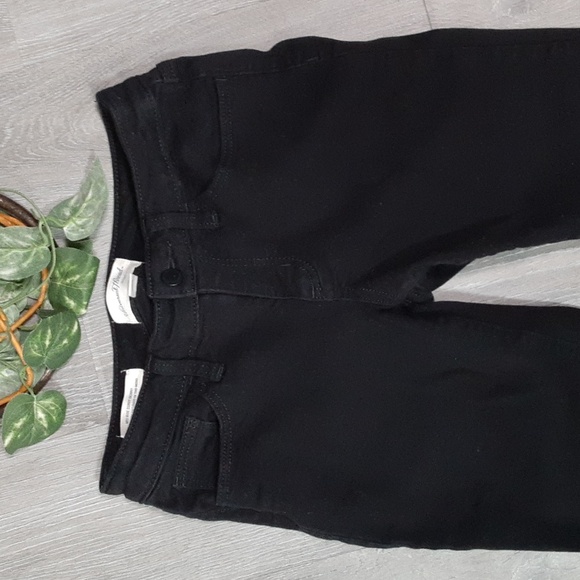 Universal Thread Mid Rise Curvy Skinny Jeans - Picture 6 of 13